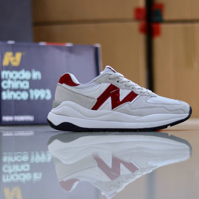New Naennu Medicated Shoe White Red